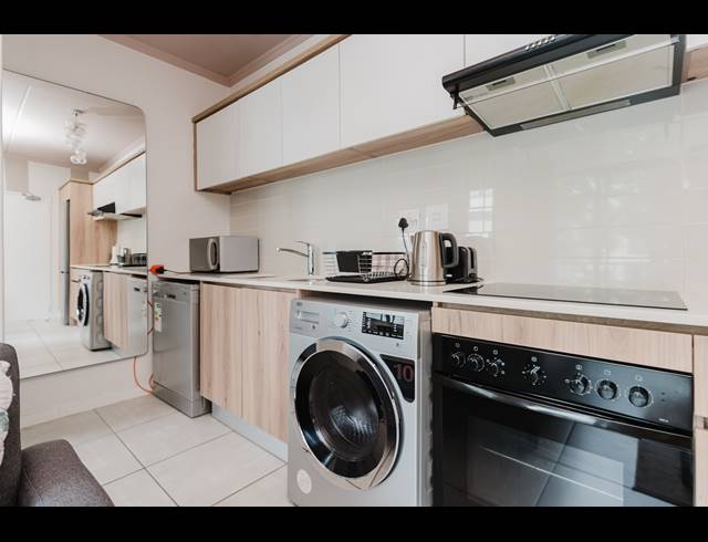 1 BEDROOM APARTMENT FOR SALE IN CROWTHORNE AH